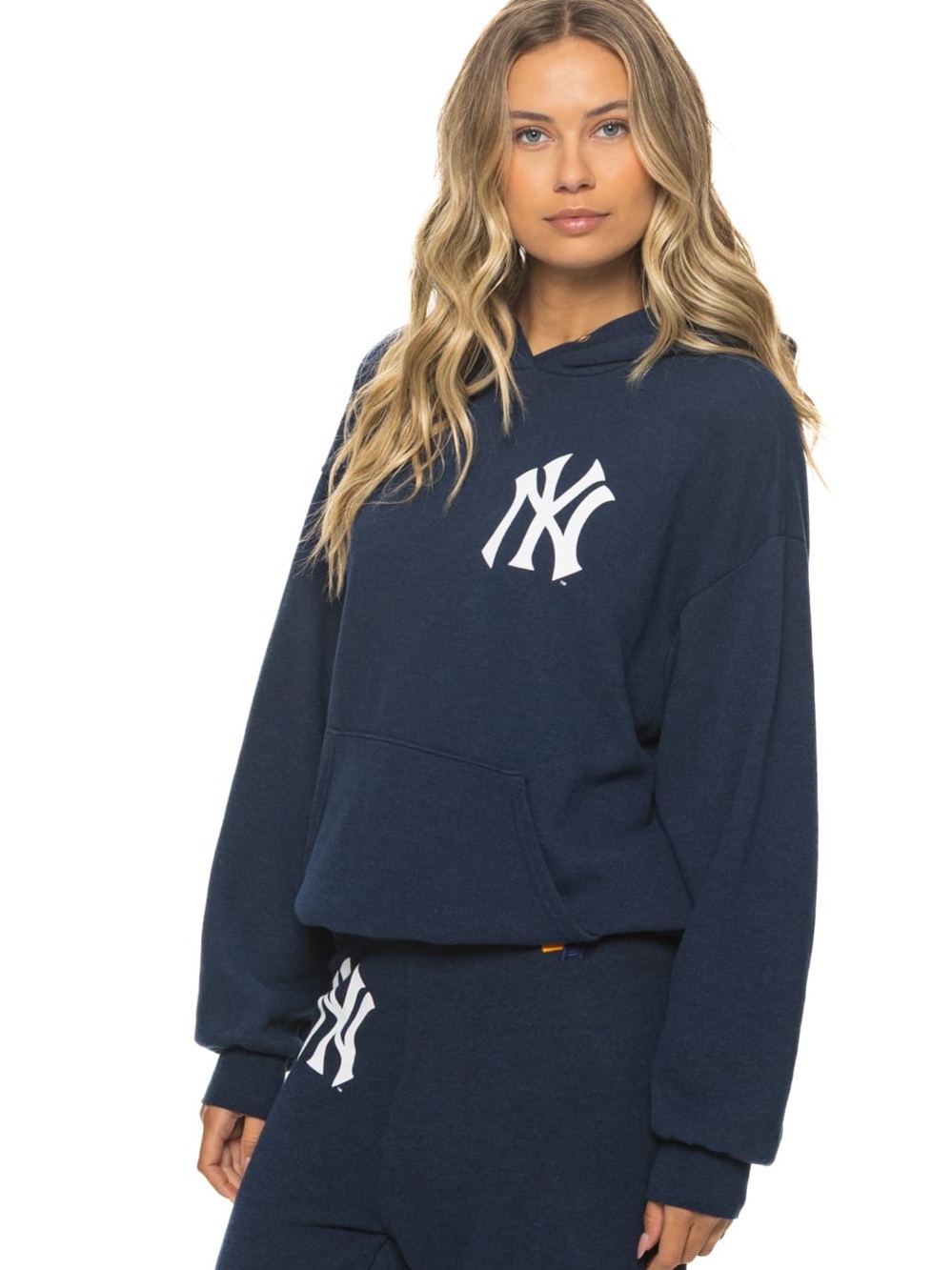 NEW YORK YANKEES x AVIATOR NATION 2026 RELAXED PULLOVER HOODIE NAVY SIZE MED NWT